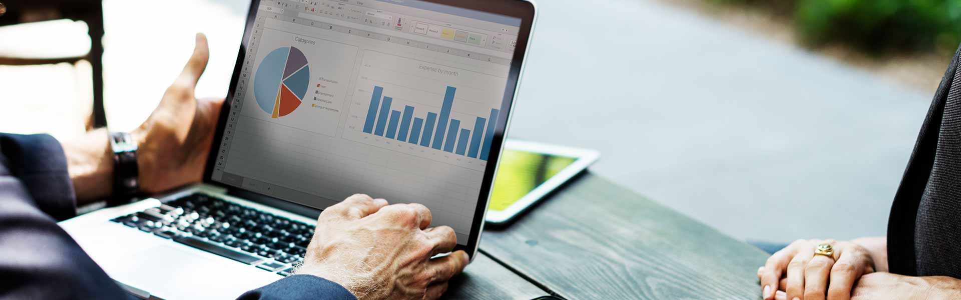 LinkedIn Ads vs Google Ads para vender a plantas industriales: cuál usar según el ticket de venta